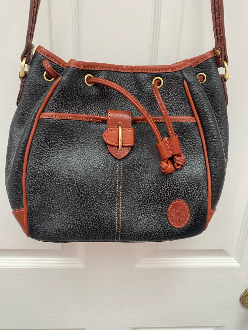 Liz Claiborne Black and Brown Pebbled Leather Drawstring Shoulder Bag - Picture 2 of 12